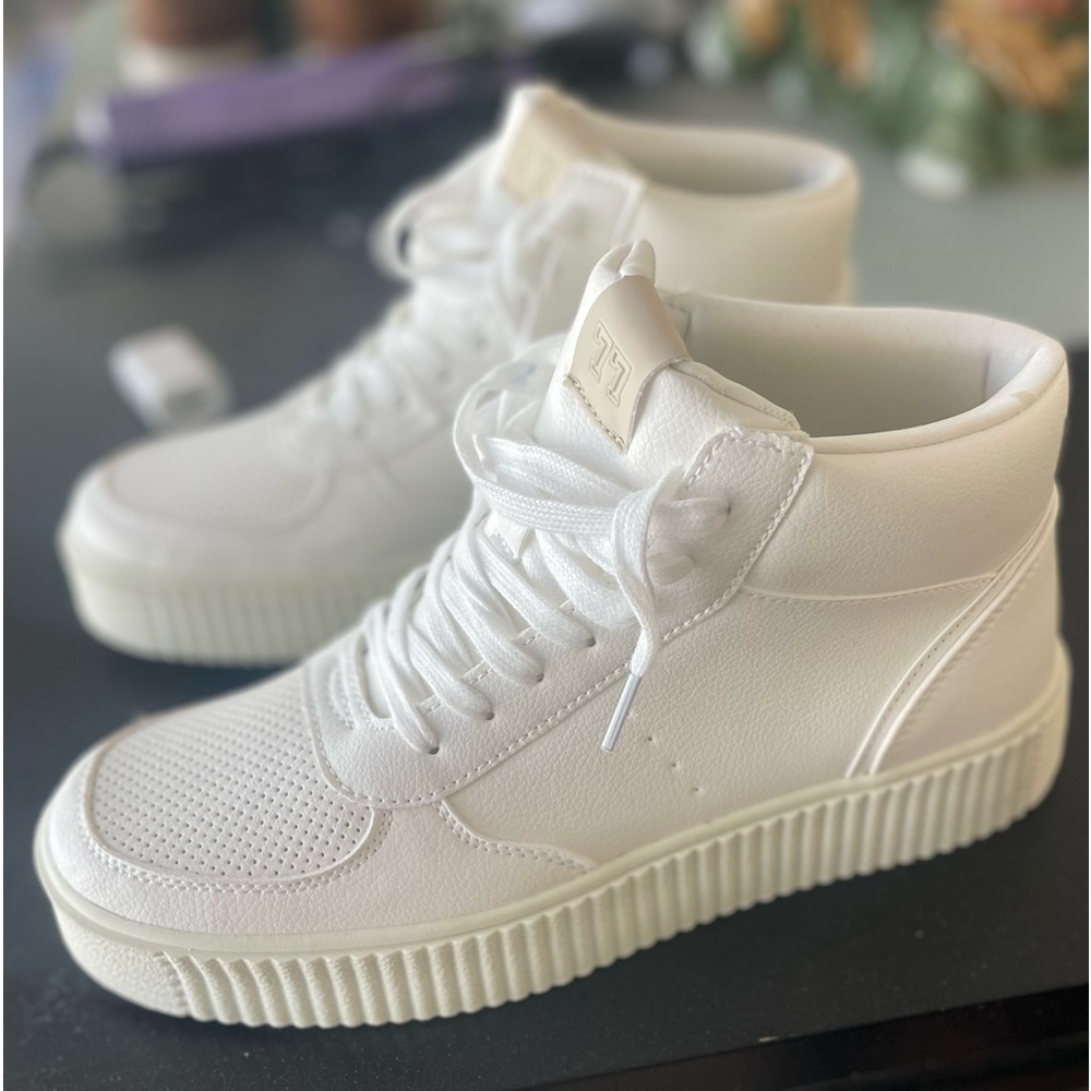 American Eagle sneakers